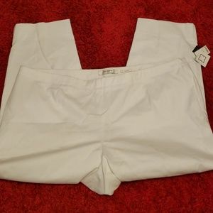 COPY - LIZ CLAIBORNE WHITE CROP STRETCH PANTS
